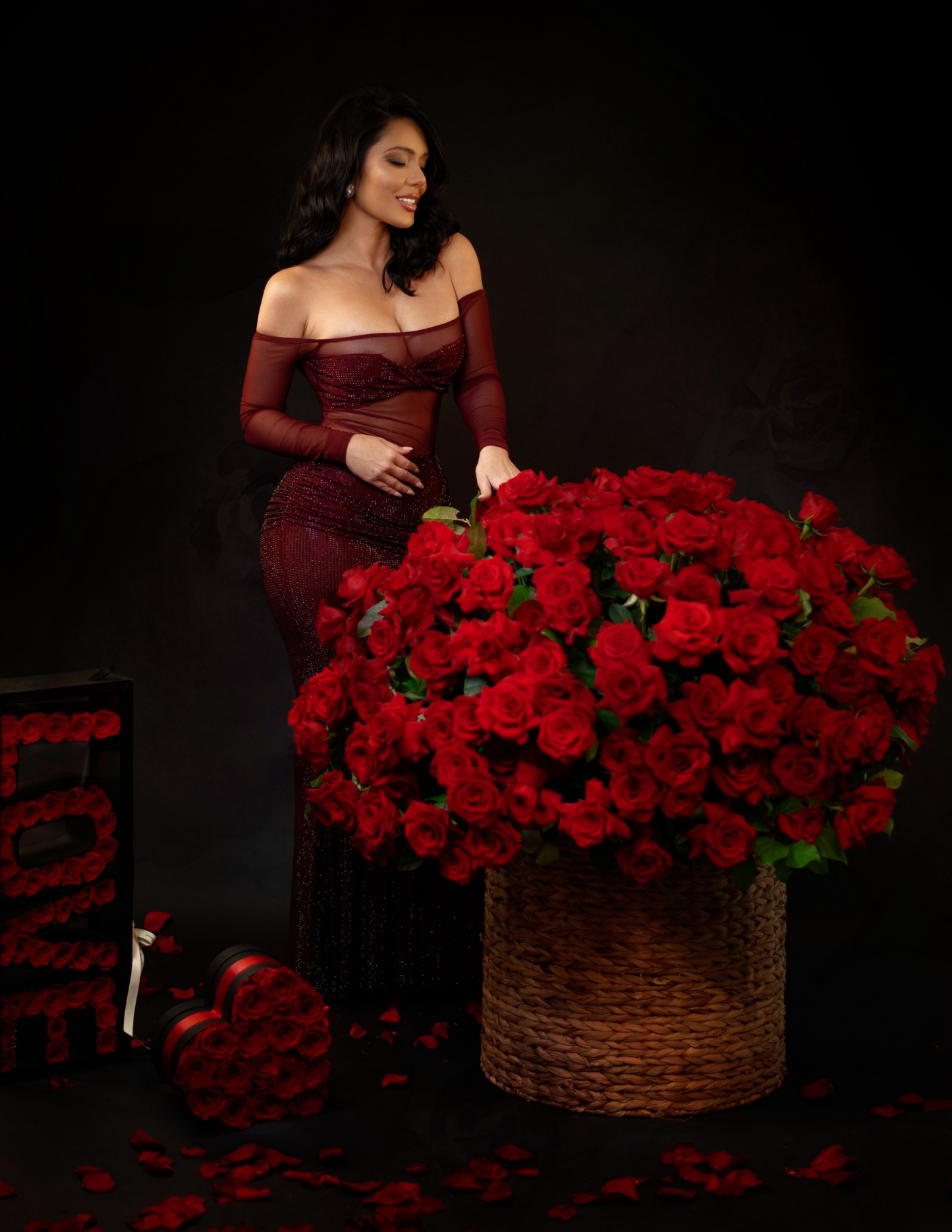 Grand Majestic - 250 Long-Stem Roses Luxury Basket
